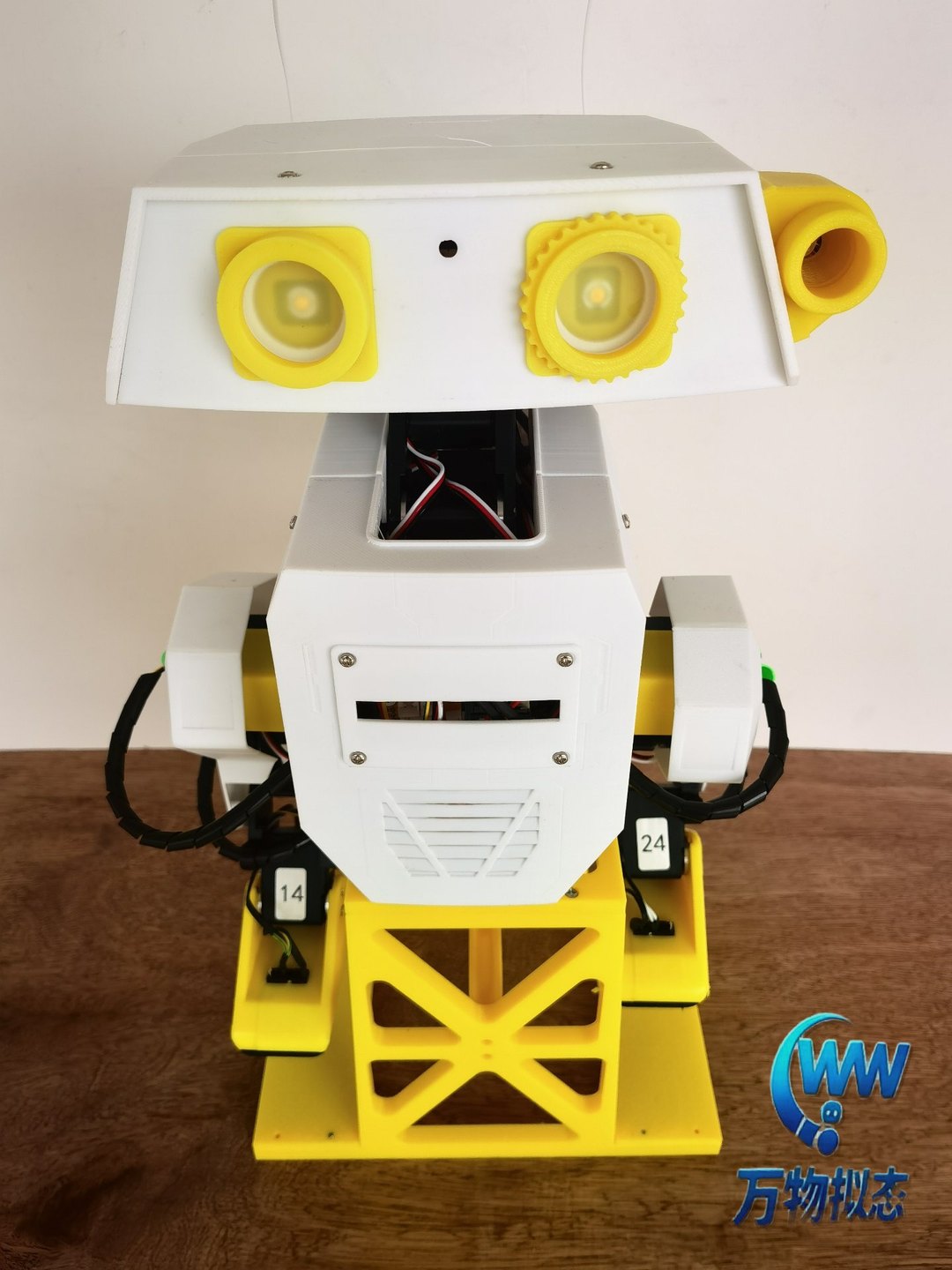 OpenDuck Mini 正面展示三