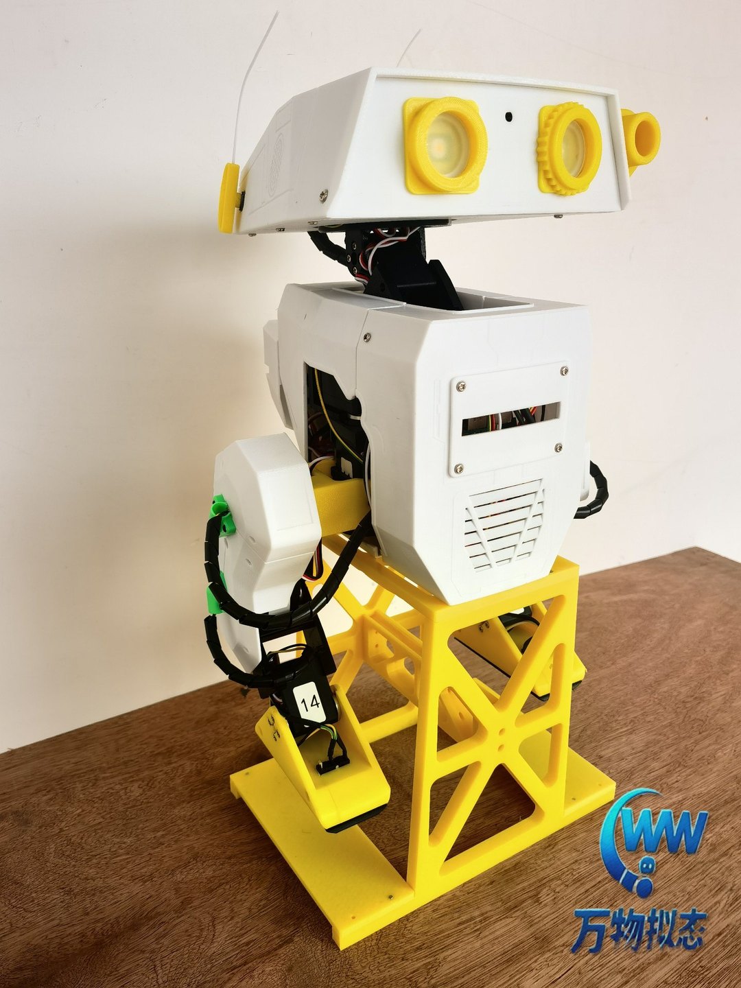 OpenDuck Mini 侧面展示二